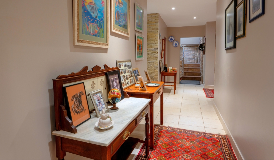 5 Bedroom Property for Sale in Paradise Beach Eastern Cape